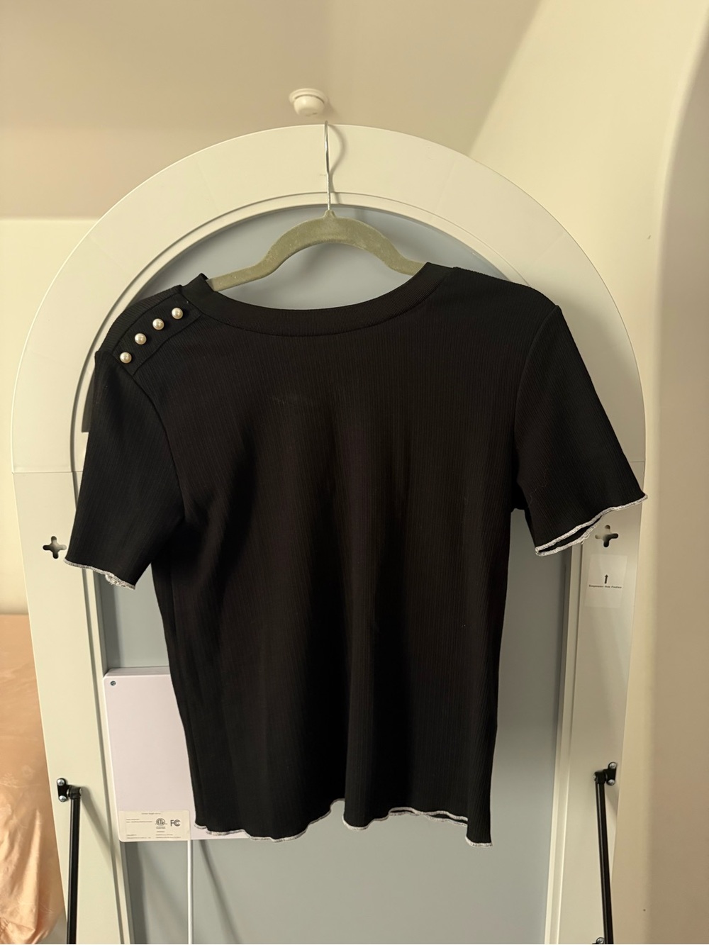 Tout à Coup Pearl Button Ribbed Knit Top | Black | Size S